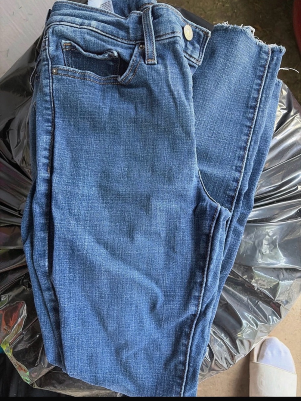 Levi's Women's Skinny Jeans - Blue Denim with Frayed Hem